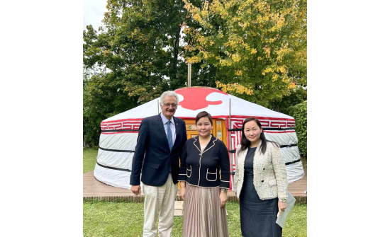 EXCHANGED VIEWS ON EXPANDING ECONOMIC COOPERATION