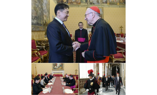 Ерөнхийлөгч У.Хүрэлсүхэд Гэгээн Ширээт Улсын Төрийн хэрэг эрхлэх газрын дарга Кардинал Пиетро Паролин бараалхлаа.